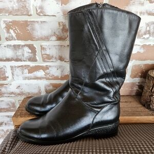 🇨🇦Contoura sport canadian made ladies boots 7.5